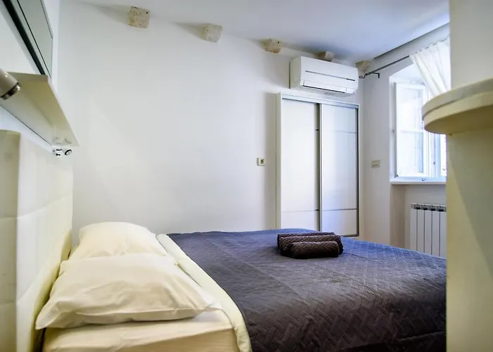 Luan Old Town Apartment By Duhomes